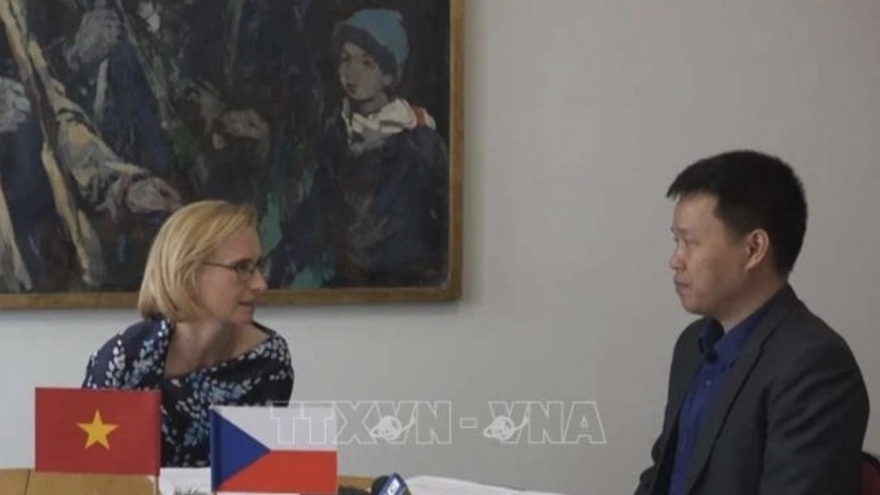 Vietnamese, Czech communist parties eye to strengthen relations